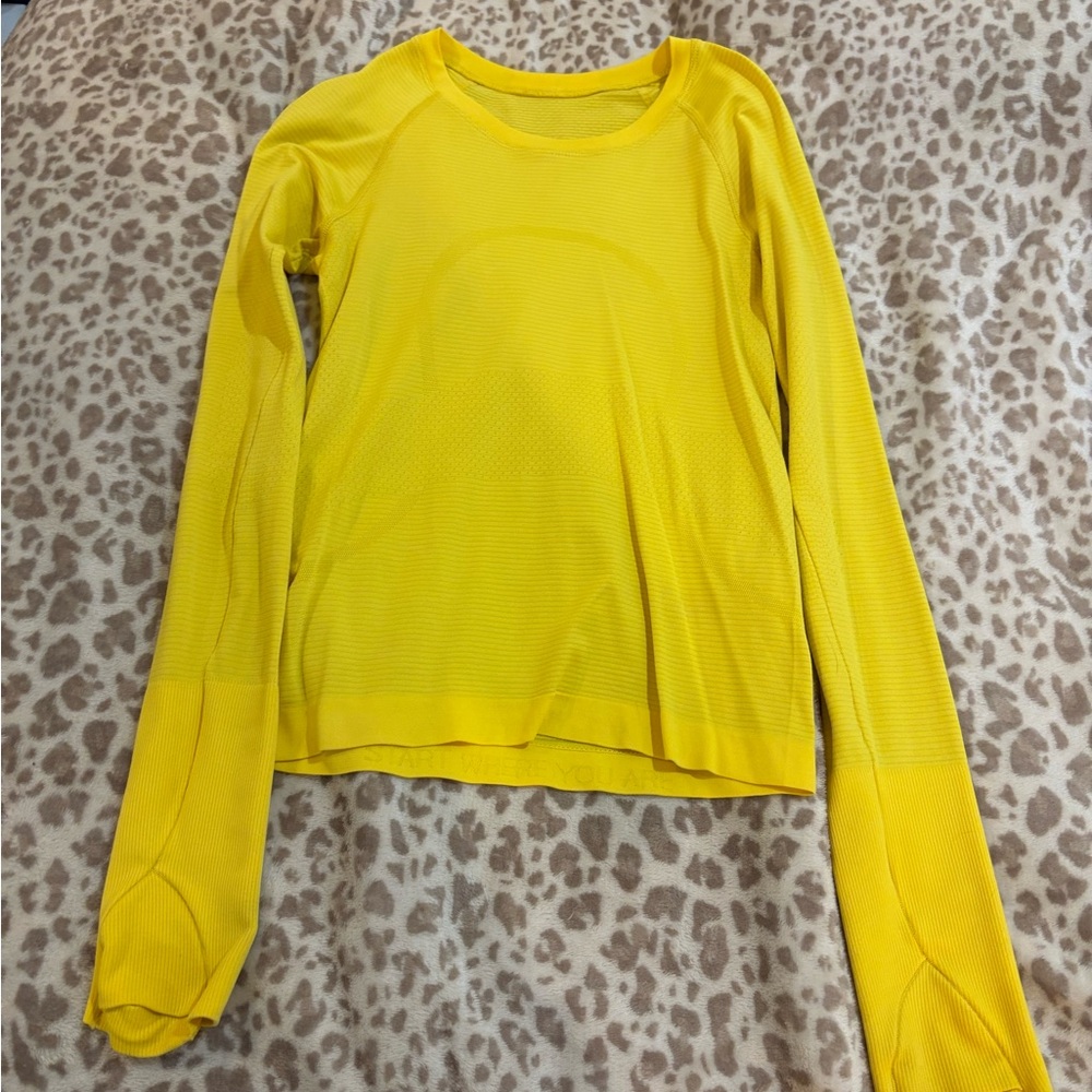 LULULEMON long sleeve swiftly tech